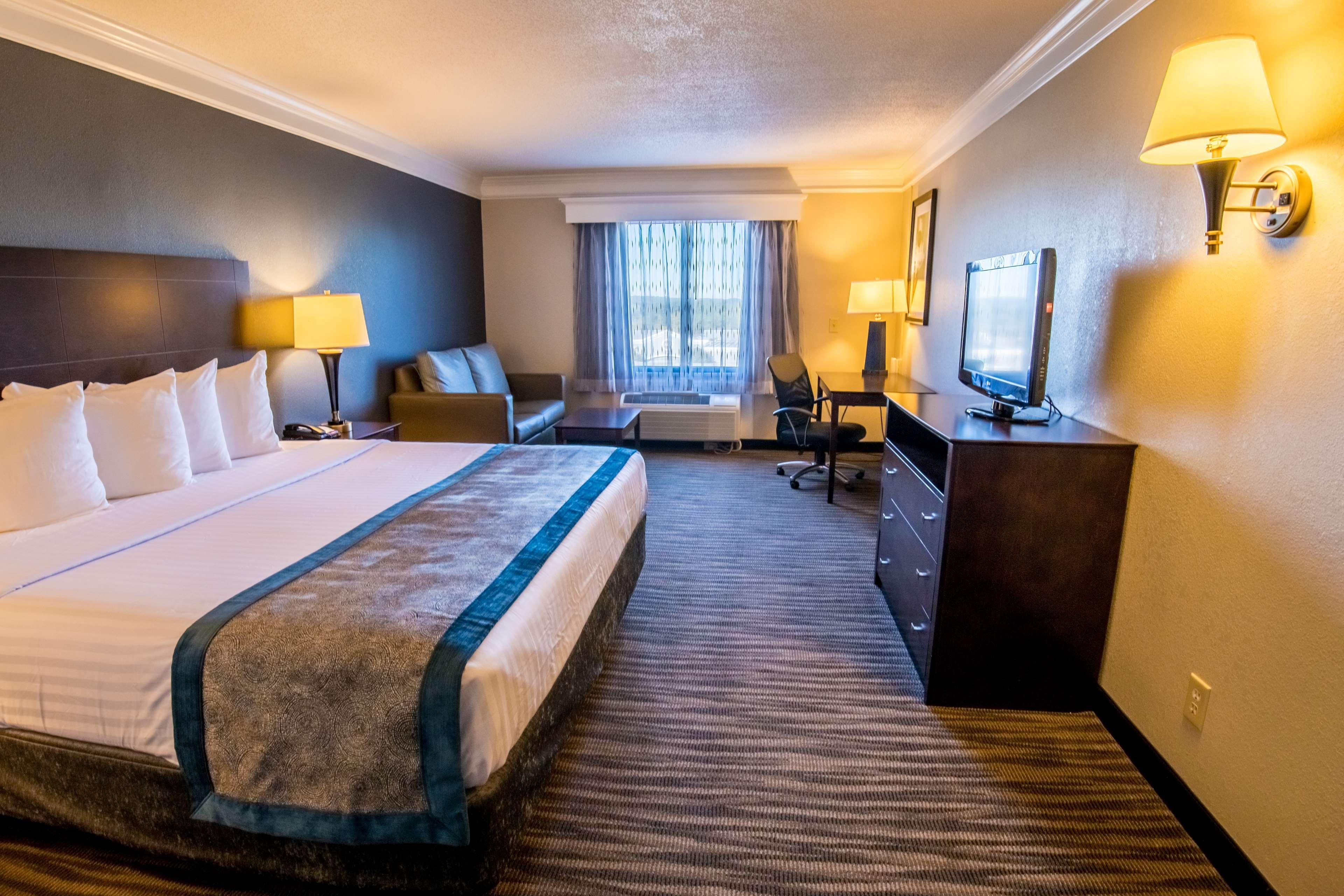 Best Western Augusta West Экстерьер фото