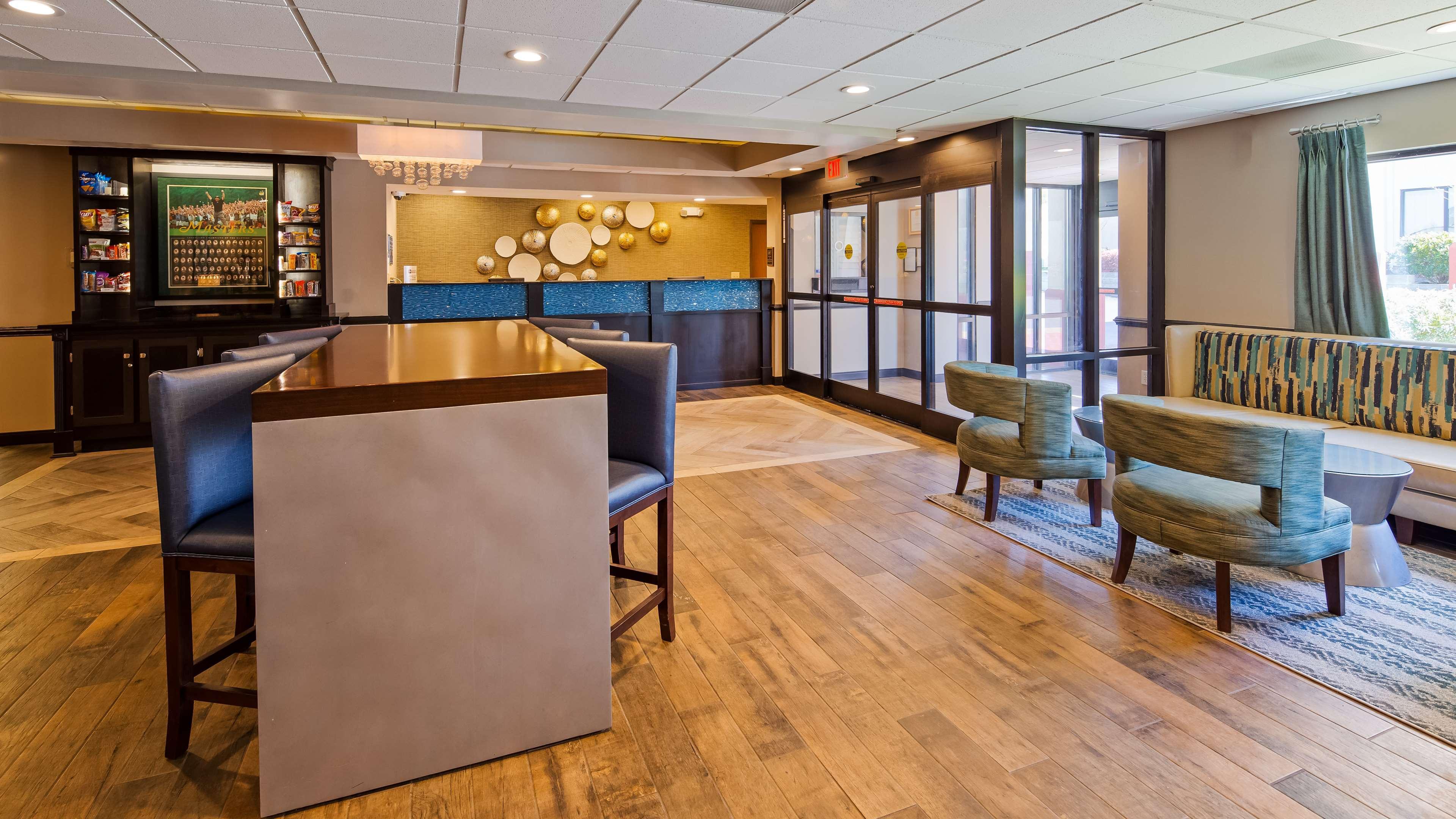 Best Western Augusta West Экстерьер фото
