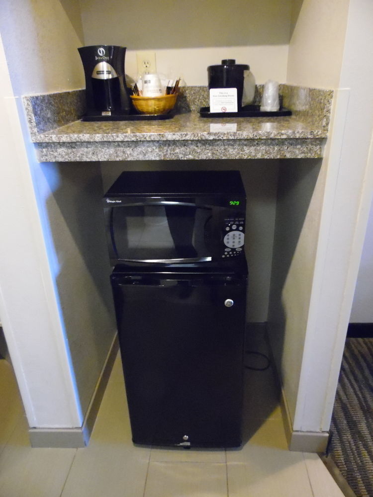 Best Western Augusta West Экстерьер фото