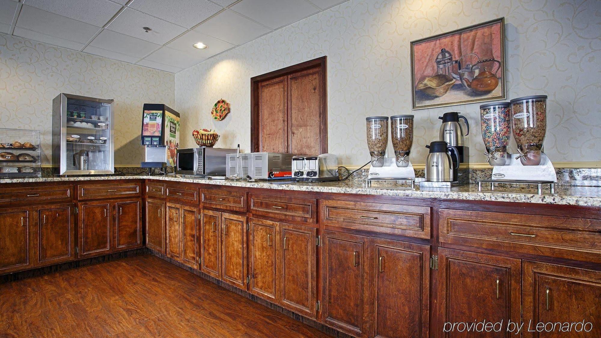 Best Western Augusta West Экстерьер фото