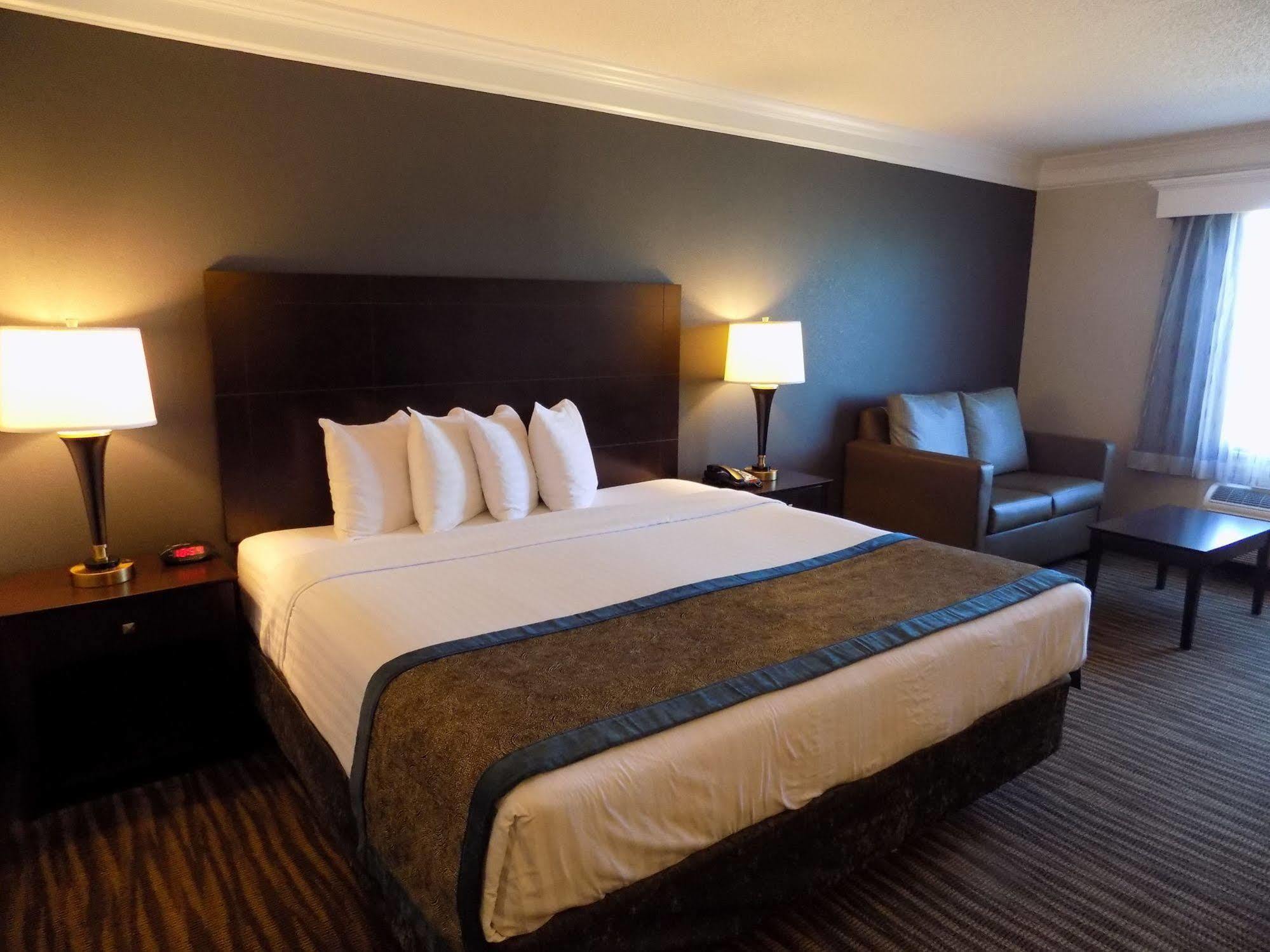 Best Western Augusta West Экстерьер фото