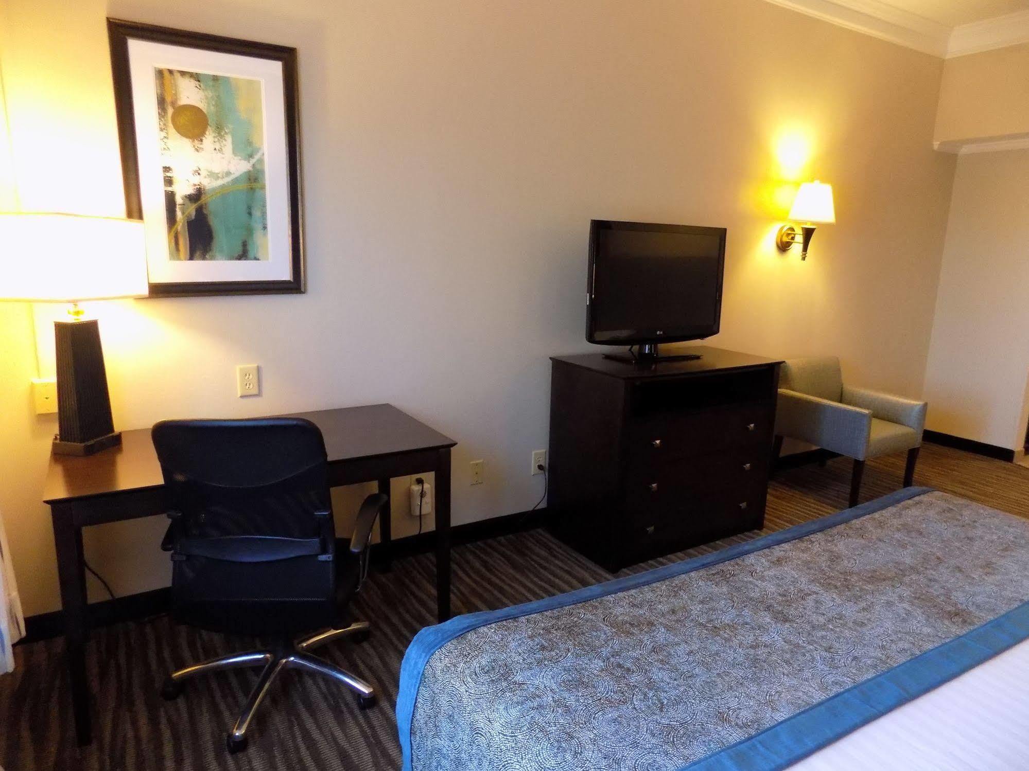 Best Western Augusta West Экстерьер фото